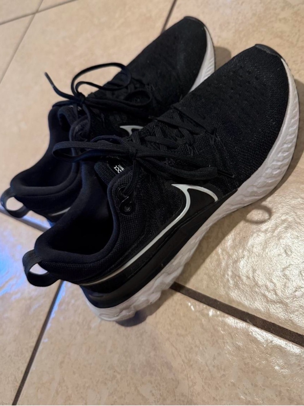 Nike Black and White Women's Athletic Running Shoes